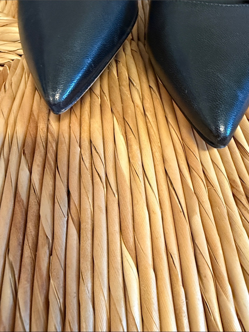 Via Spiga Black Pointed Toe Pumps - Picture 4 of 7